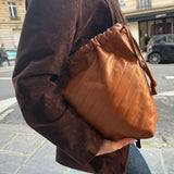 LA SAC SUBLIME EN AGNEAU PLONGE TARZAN EN CUIR CAMEL